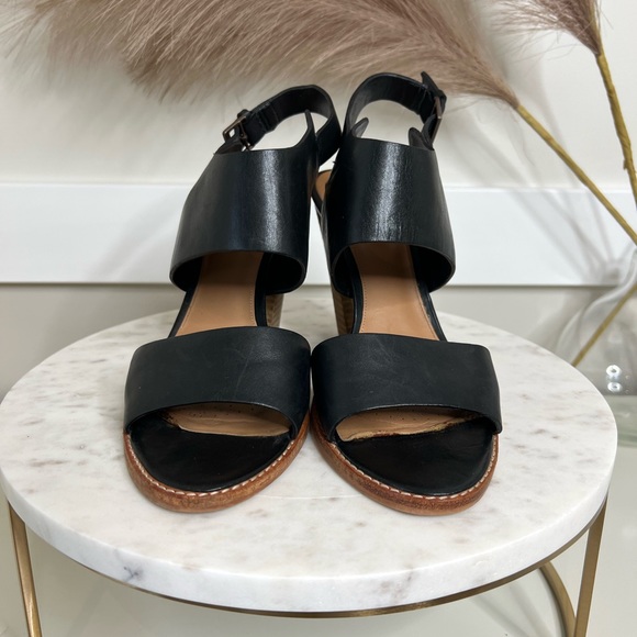 Clarks 9 heel sandal - Picture 4 of 8